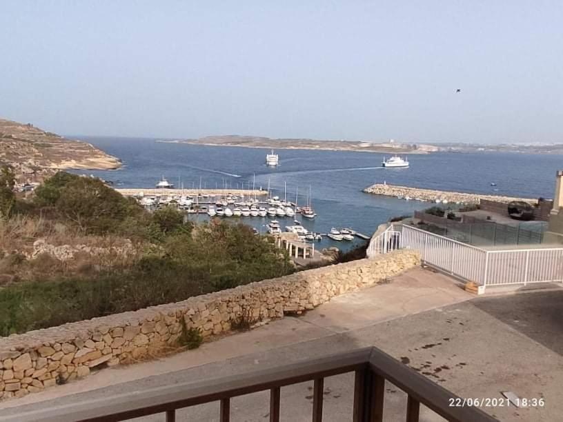 Felluga Harbour View Apartment Qala Bagian luar foto